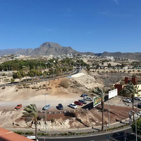 Casa Bonita Only 480 M To Beach, Balcony, Mountain View, Wifi, Central Location *