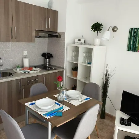 Casa Bonita Only 480 M To Beach, Balcony, Mountain View, Wifi, Central Location *
