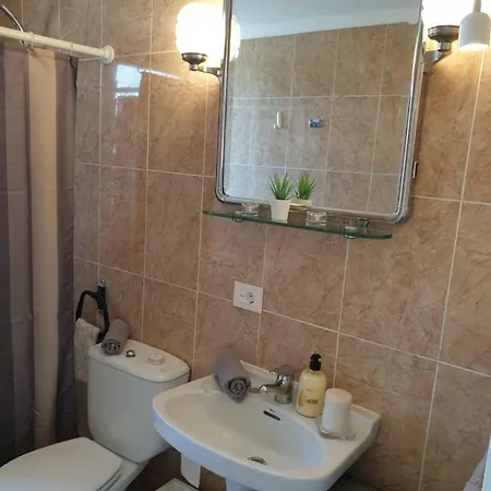 Casa Bonita Only 480 M To Beach, Balcony, Mountain View, Wifi, Central Location Playa Feñabe