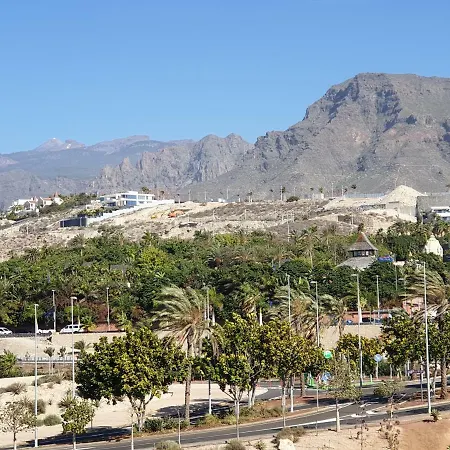 Casa Bonita Only 480 M To Beach, Balcony, Mountain View, Wifi, Central Location Appartement *