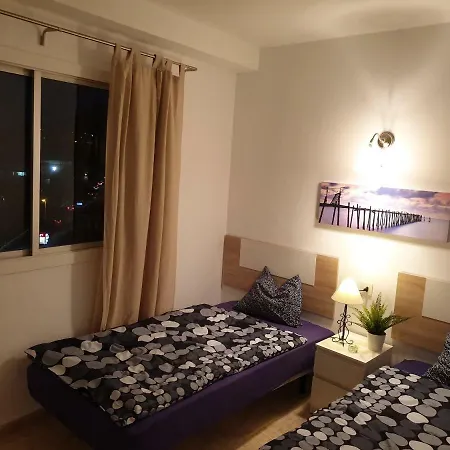 Casa Bonita Only 480 M To Beach, Balcony, Mountain View, Wifi, Central Location *