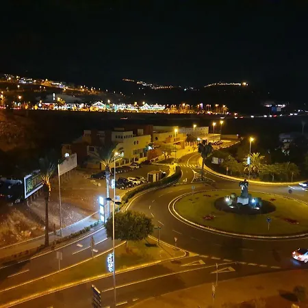 Casa Bonita Only 480 M To Beach, Balcony, Mountain View, Wifi, Central Location