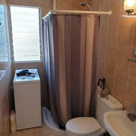 Casa Bonita Only 480 M To Beach, Balcony, Mountain View, Wifi, Central Location
